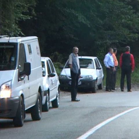 Sute de poliţişti îi caută pe autorii jafului din Pasul Gutâi