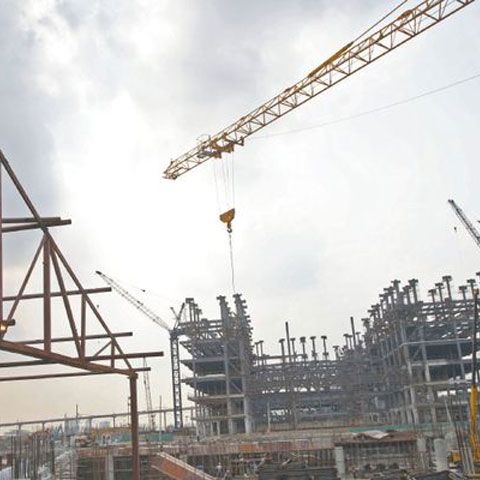 Patronatele din construcţii se aşteaptă la derapaje şi în 2010 şi cer statului urgentarea investiţiilor 