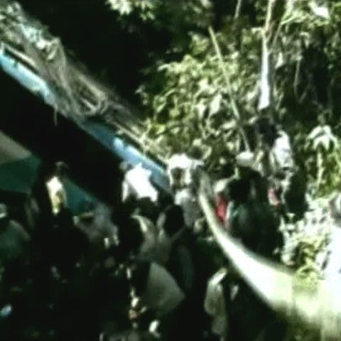 Tragedie rutieră în Peru. Un autocar cu elevi şi profesori a căzut într-o prăpastie