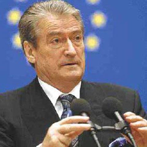Guvernul lui Sali Berisha a fost învestit de Parlamentul albanez