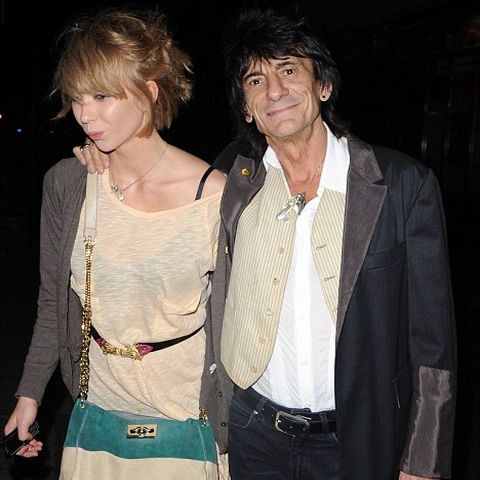 Chitaristul de la Rolling Stones şi-a aruncat iubita în stradă 
