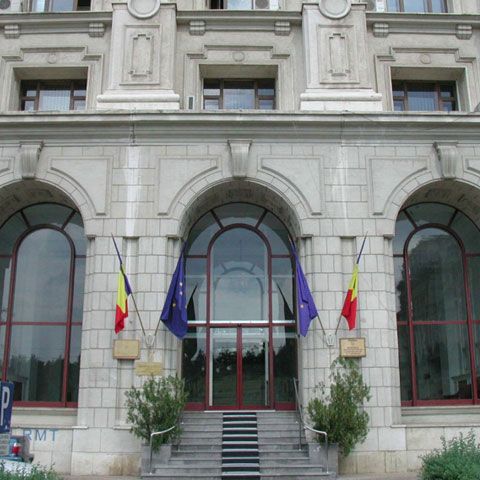 Magistraţii hotărăsc astăzi dacă renunţă la proteste