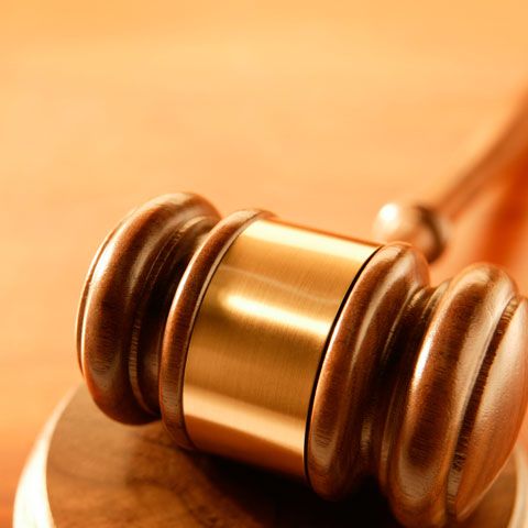 Magistraţii continuă protestele şi cer demiterea ministrului Cătălin Predoiu