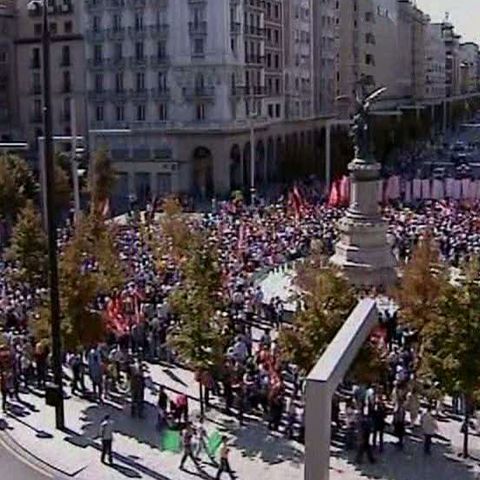 15.000 de oameni au protestat împotriva preluării Opel de către Magna