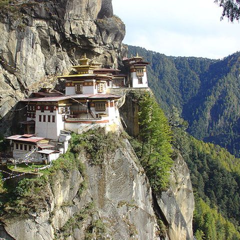 Cutremur puternic în Himalaya, soldat cu şapte morţi