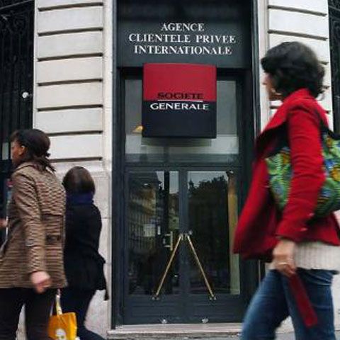 Angajaţi de top de la Societe Generale au încasat prime uriaşe, potrivit Liberation