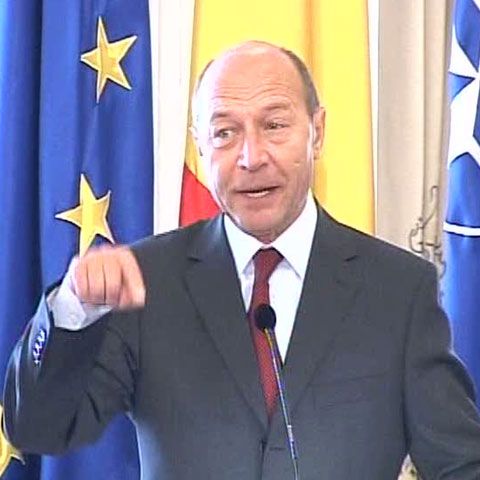 Băsescu: Sistemul de protecţie socială este grosolan fraudat
