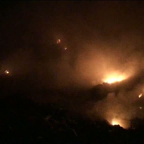 Groapa de gunoi a municipiului Focşani a fost cuprinsă de flăcări - VEZI IMAGINI CU INCENDIUL