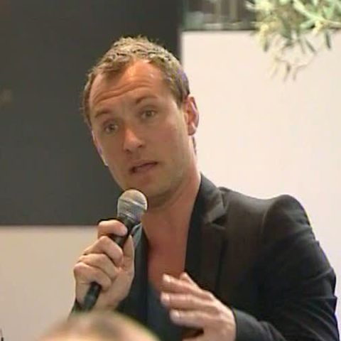 Actorul Jude Law a devenit tată pentru a patra oară 