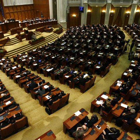 Plenul reunit a decis prelungirea activităţii Comisiei speciale de analiză a Codurilor de procedură