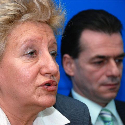 Maşina în care se aflau doi parlamentari români a fost lovită de un TIR