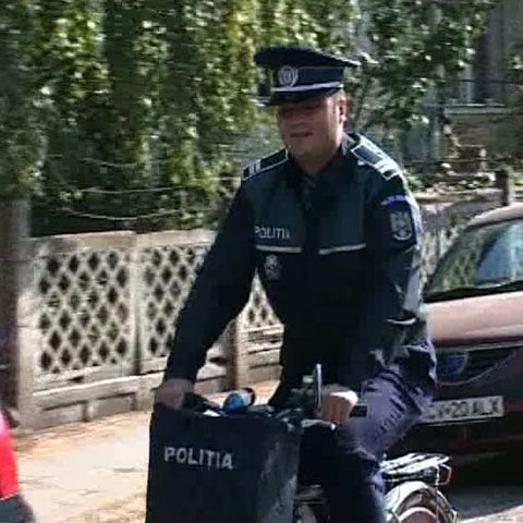 Poliţiştii de proximitate din Sfântu Gheorghe vor circula pe biciclete  utilate cu girofar şi sirenă