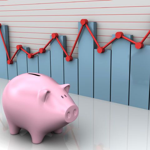 CNP: România va ieşi din recesiune în trimestrul II din 2010