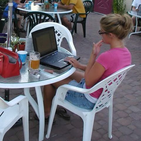 MCSI organizează licitaţie pentru instalarea unui număr de 200 puncte de acces gratuit la Internet