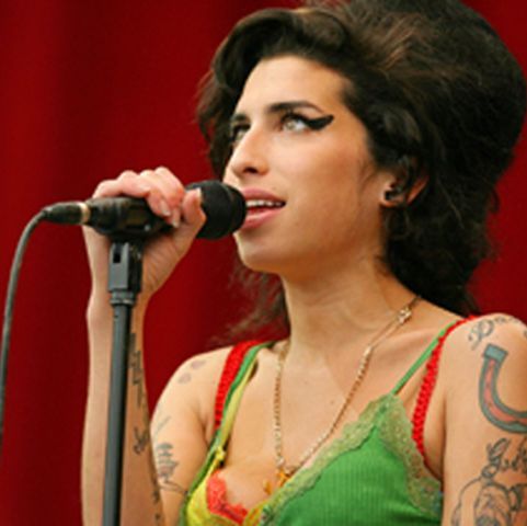 Amy Winehouse: terapie cu un vraci din Caraibe