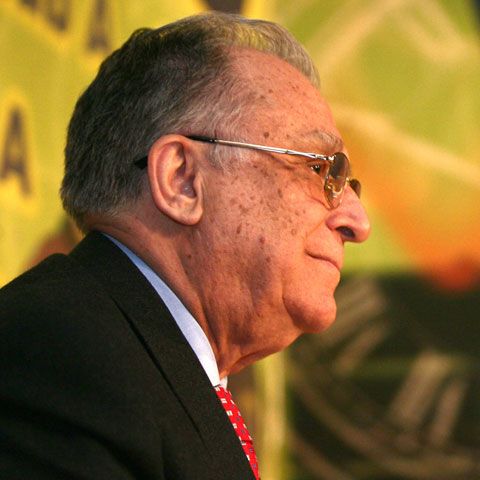 Iliescu, despre Băsescu: Ar fi o obrăznicie să-i ceară demisia lui Nica