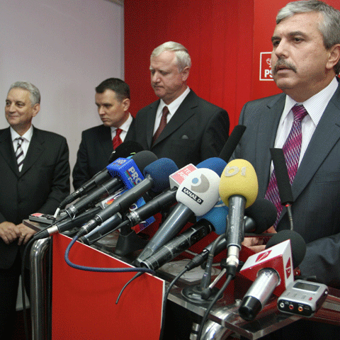 S-a rupt Coaliţia. Miniştrii PSD au demisionat din Guvernul Boc