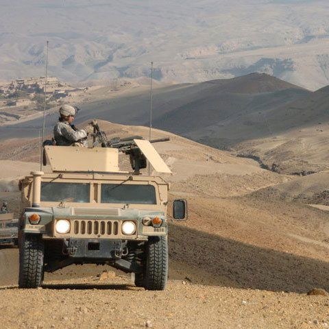 MAE: Starea de sănătate a celor patru militari, răniţi în Afganistan, este bună