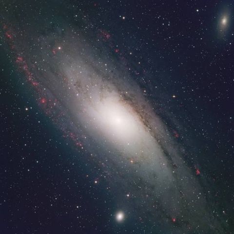 Andromeda, un canibal galactic