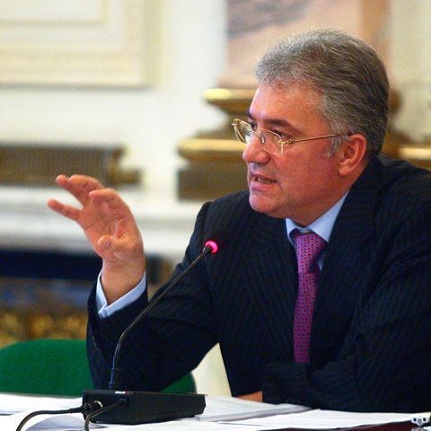 Videanu anunţă că deleagă atribuţii la secretarii de stat de la Sănătate, unde este numit interimar 