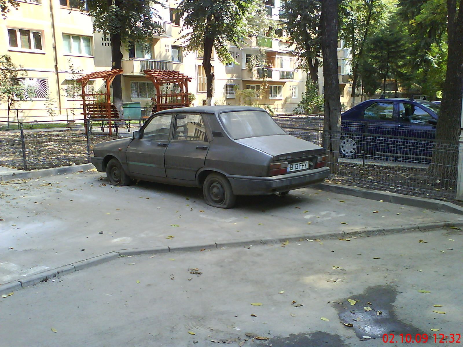 Rable pe Aleea Ornamentului, sector 4, Bucureşti