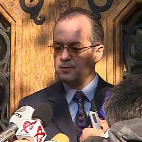 Boc a cerut la Ministerul Educaţiei pregătirea unei simulări a competenţelor digitale ale liceenilor