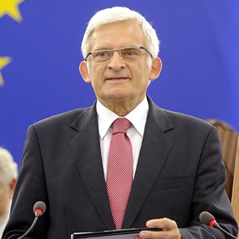 Aprobarea Tratatului de către irlandezi este o veste bună pentru Europa, spune preşedintele PE