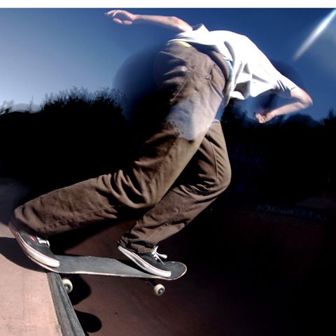 Oamenii se pot mişca în reluare