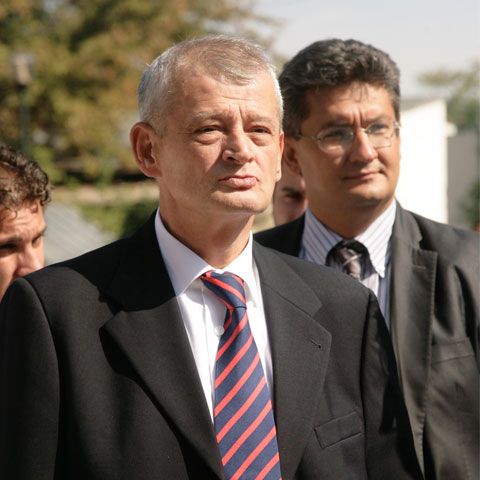 Sorin Oprescu şi-a lansat candidatura, ca independent, la preşedinţia României