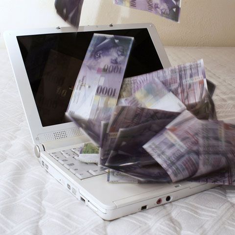 Bloggerii din SUA vor fi amendaţi dacă nu îşi declară veniturile. Cei din România comentează
