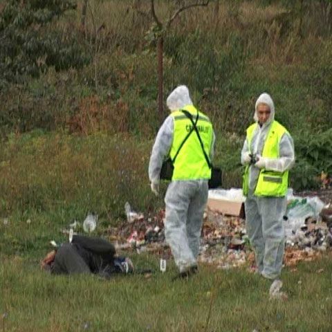 Paznicul unui bar din Timiş a fost executat în stil mafiot pentru ciocolată şi ţigări