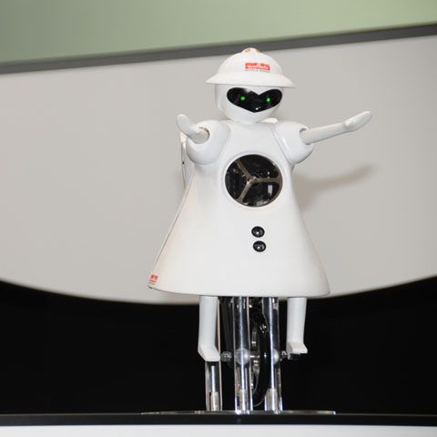Telefoanele din lemn, TV-uri în 3D şi roboţi pe biciclete, gadgeturile-vedetă de la Tokyo