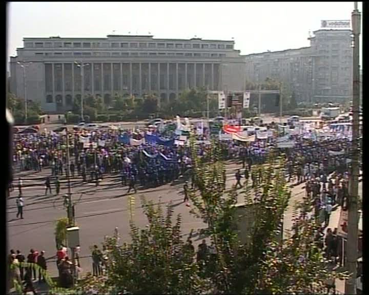 Liderii sindicali au fost surprinşi de plecarea prematură a sindicaliştilor de la miting
