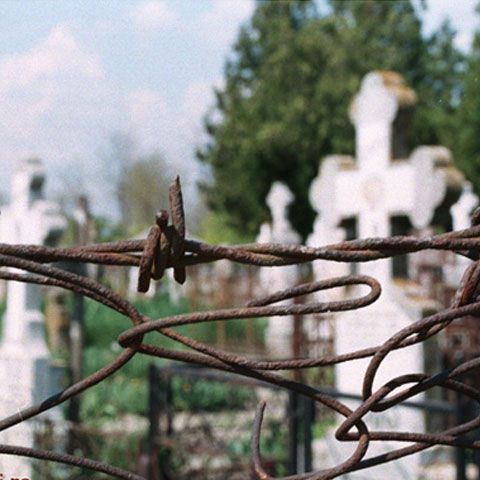 Primăria Galaţi nu le mai dă loc de veci decât bolnavilor cronic, pentru că cimitirele sunt pline