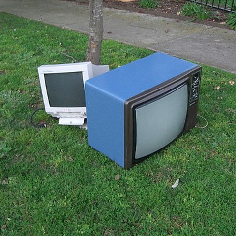 Guvernul a aprobat strategia de trecere la televiziunea digitală terestră 
