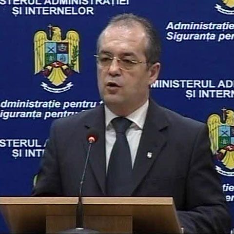 Boc: Decizia privind multiplicarea secţiilor de vot din străinătate s-a luat în prezenţa PSD