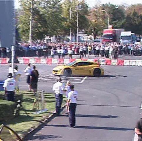 Timp de două zile în Piaţa Constituţiei a avut loc un spectacol de Formula 1 