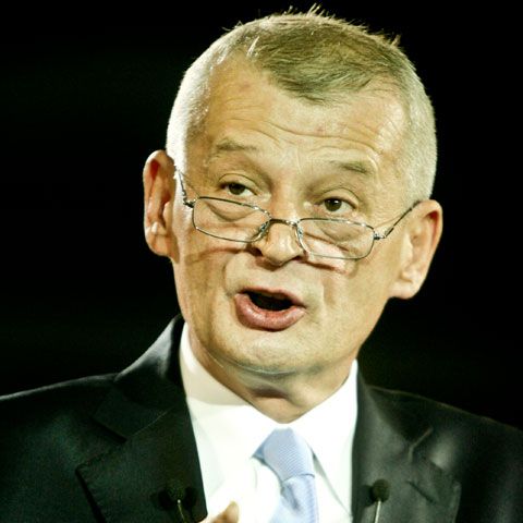 Oprescu i-ar pune premieri pe Daniel Dăianu sau pe Florin Georgescu