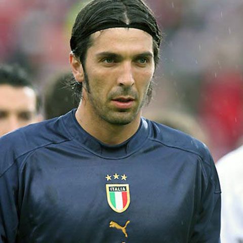 Buffon va fi supus unei intervenţii chirurgicale la genunchi 