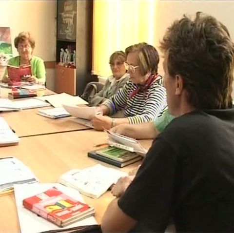 Pensionarii din Alba Iulia merg la cursuri de spaniolă şi engleză