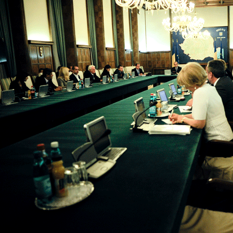 Guvernul Boc II ar putea demisiona înainte de votarea moţiunii de cenzură