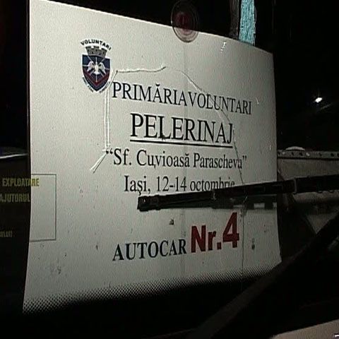2.000 de persoane din Pipera şi Voluntari au plecat la Iaşi să se roage la moaşte