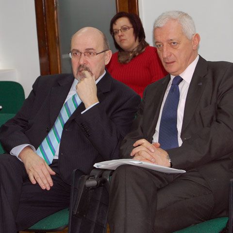 Parlamentarii UDMR vor lua în această dimineaţă o decizie oficială privind votul la moţiunea de cenzură