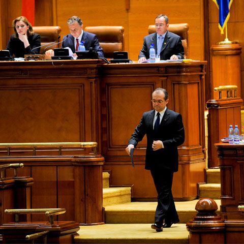 Emil Boc a acuzat parlamentarii PSD-PNL că blochează Legea pensiilor