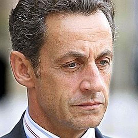 Sarkozy îşi apără fiul, "aruncat în groapa cu lei"