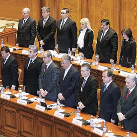 Restanţele Guvernului Boc: Legea salarizării unice, Legea pensiilor şi reorganizarea instituţiilor publice