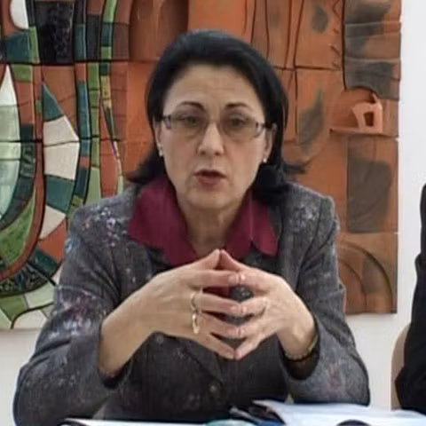 Andronescu, acuzată de studenţi că a acreditat programe de masterat pe bandă rulantă