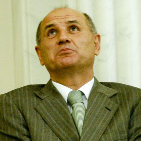 George Copos se face şofer de taxi din cauza lui Alexandru Tudor