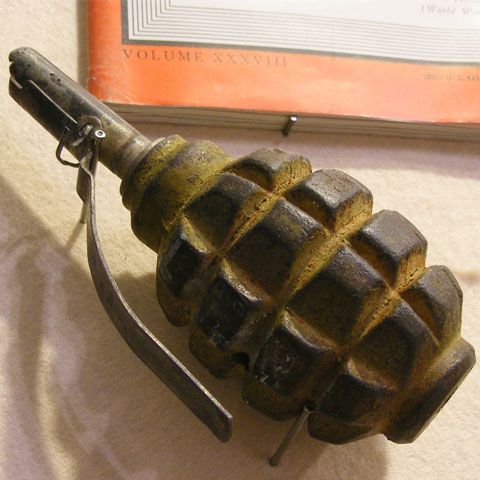 Câştigătorii unui concurs radio din Somalia au primit puşti şi grenade