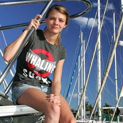 O adolescentă de 16 ani din Australia a plecat singură în jurul lumii, pe o barcă cu pânze